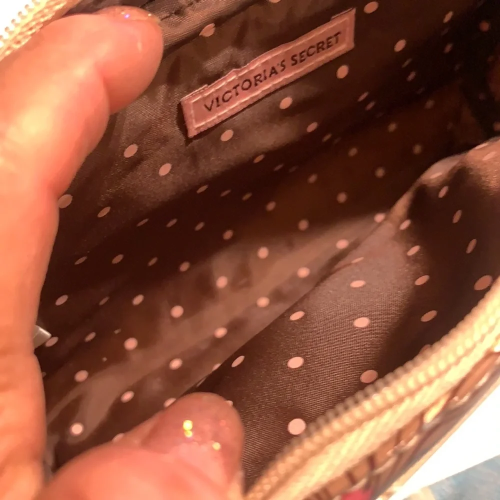 VICTORIA’S SECRET COSMETICS MAKEUP BAG NEW W TAGS.